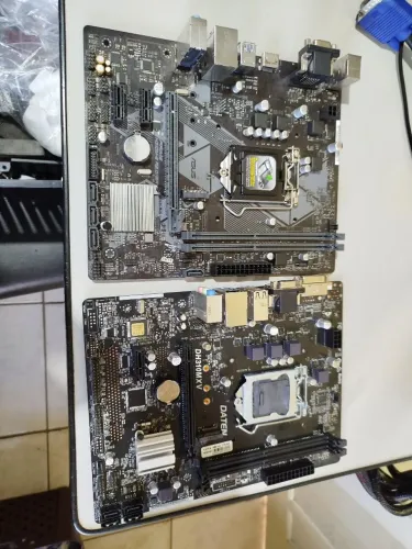 Duas placas h310 com defeito