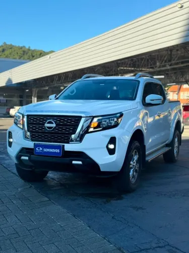 Nissan Frontier XE CD 4X4 2.3 Bi-TB Diesel Aut. 2025