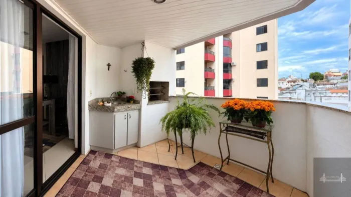 Apartamento com 2 dormitórios à venda, 100 m² por R$ 850.000 - Balneário - Florianópolis/S