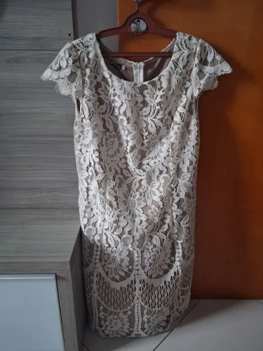 Vendo vestido de renda veste 42/44