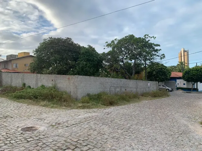 Imóvel para venda tem 638 metros quadrados em Ponta Negra - Natal - RN