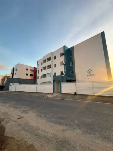 Aluga-se excelente apartamento com área de lazer, e varanda no João Paulo II
