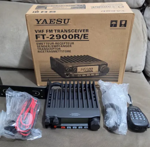Rádio Transceptor VHF FM Yaesu FT-2900R