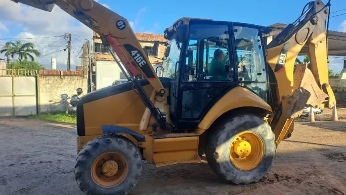 retroescavadeira caterpillar 416e ano 2014 cabinada