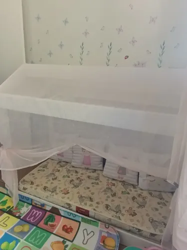 Cama infantil montessoriana