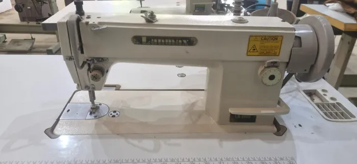 Máquina de Costura Industrial Reta - Lançadeira grande