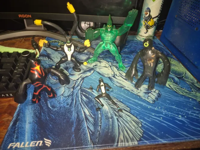Lote de Bonecos Ben 10 - Oportunidade!