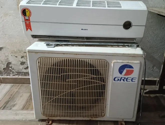 Ar condicionado seme novo