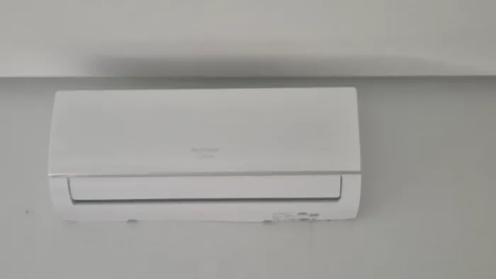 Split Midea 9000 btus