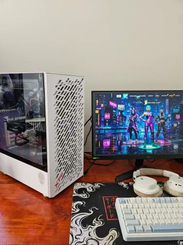 PC Gamer High-End: RTX 5060 + Ryzen 7 5700X (Com Garantia e Nota Fiscal) - Impecável!