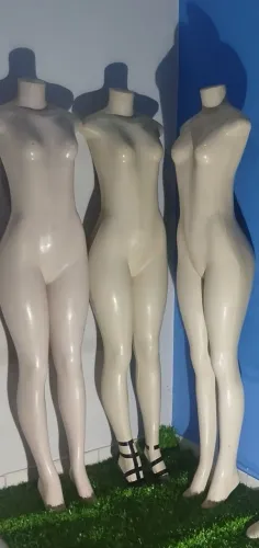 Maniquim feminino