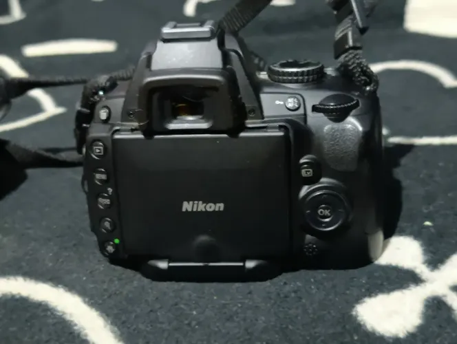 Camera Nikon D5000