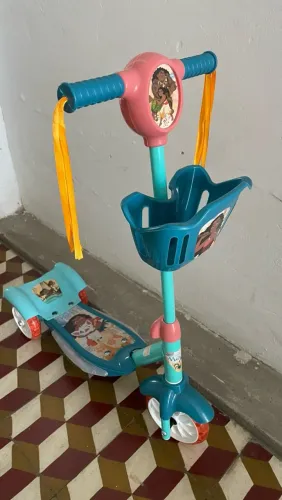 Patinete infantil Moana