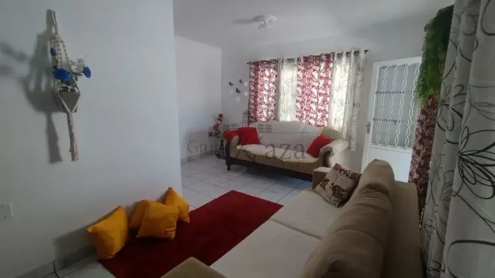 Oportunidade - Casa Sobrado - Bosque dos Eucaliptos - 3 Dormitórios - 145m².