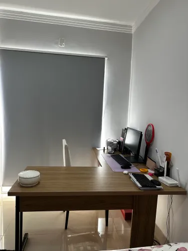 Mesa de escritório em L