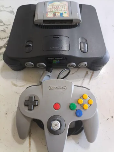 Nintendo 64 em excelente estado funcionando perfeitamente