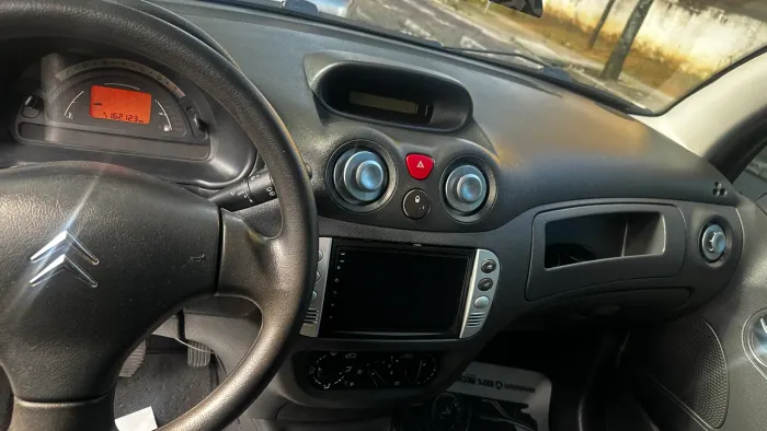 Citroen C3 GLX 1.4/ GLX Sonora 1.4 Flex 8V 5P 2011