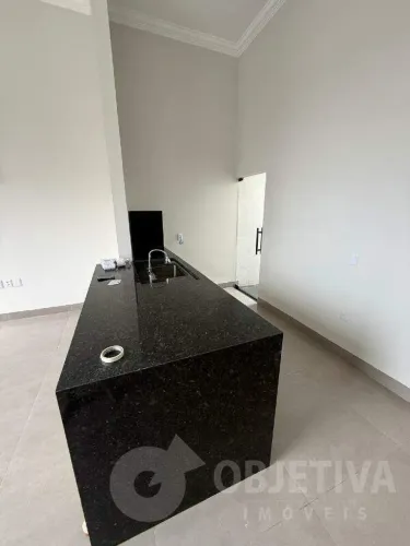 Casa à venda, 2 quartos, 1 suíte, 2 vagas, MORUMBI - UBERLANDIA/MG