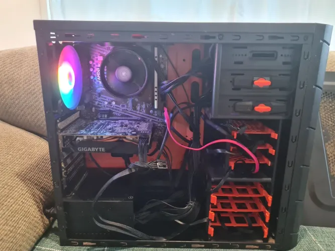 Vendo pc gamer roda tudo