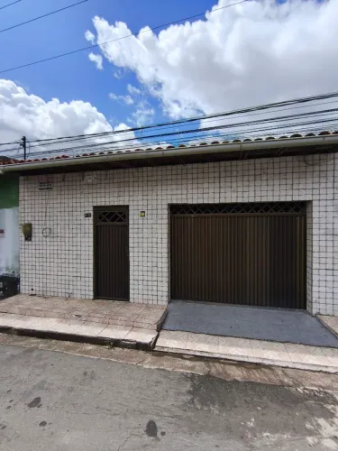 Alugo casa no Santo Antônio