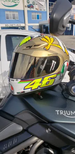 Capacete AGV edição moto gp