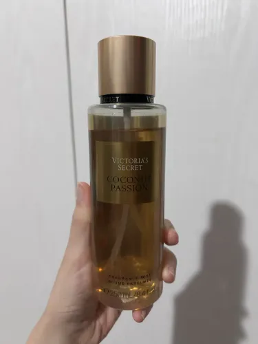 Body splash Victoria Secret coconut passion