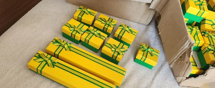 caixas porta joias anel, pulseira, colar 96 peças novas Brasil copa