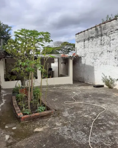 Casa à venda em Sorocaba-SP, Vila Olímpia: 2 quartos, 2 salas, 1 banheiro, 2 vagas de gara