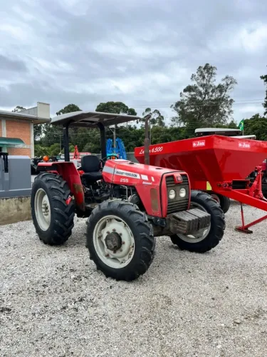 TRATOR MASSEY FERGUSON MF 255 2008