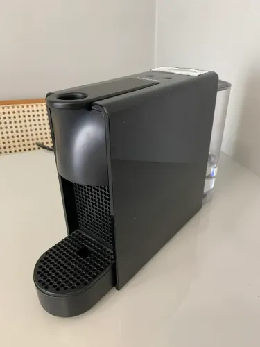 Cafeteira Nespresso Essenza Mini