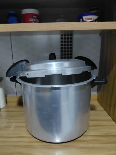 Panela de pressão industrial