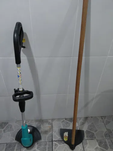 Roçadeira e enxada (2.5)