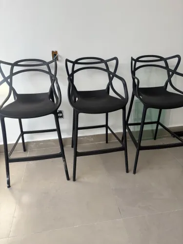 Trio de Banquetas Altas Pretas - Design Moderno para Área Gourmet
