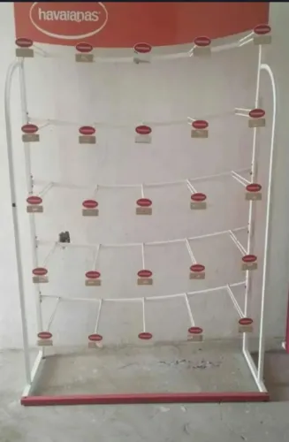 EXPOSITOR DE HAVAIANAS 500 reais cada