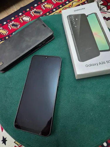 Sansung Galaxy A26 5G cor preto acompanha Capa Couro preta
