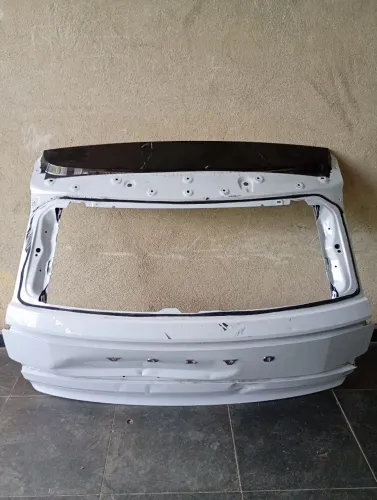 Tampa Traseira Volvo Ex30 2024 2025 (Detalhe)