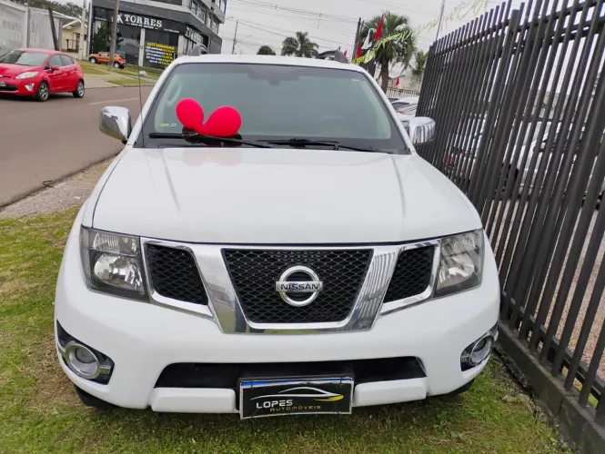 Nissan Frontier Platinum CD 4X4 2.5 TB Diesel 2014
