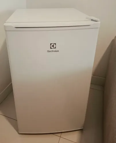 Frigobar Electrolux EM 120 