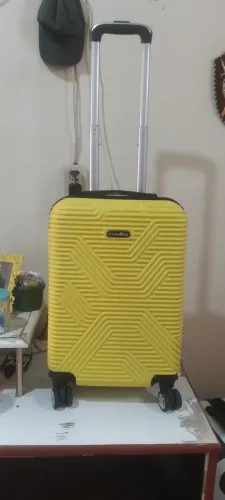 Vendo uma mala de material rígido de bordo de 10kg