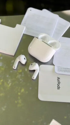 AirPods 4 original Apple