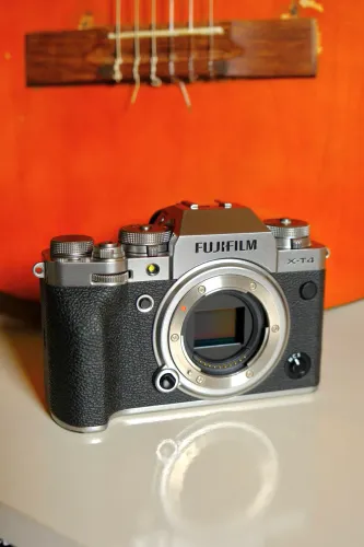 Fujifilm X-T4 - Prata