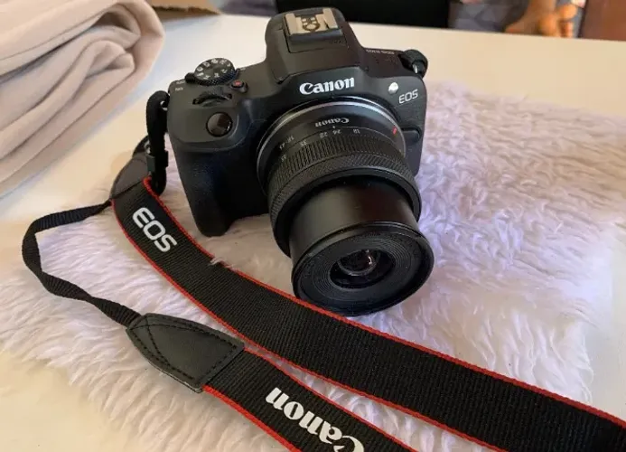 Canon EOS R100 + Lente 18-45mm