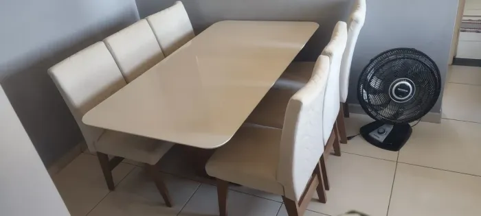 Mesa de Jantar 6 Lugares com 6 Cadeiras - Tampo Laqueado Branco | Excelente Estado
