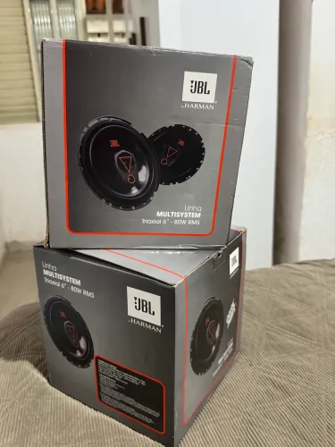 Auto falante jbl 6?