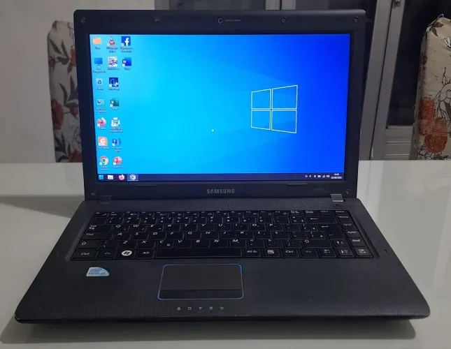 NOTEBOOK SAMSUNG 4GB DE MEMÓRIA RAM 500GB DE HD WINDOWS 10 64BITS PACOTE OFFICE!!