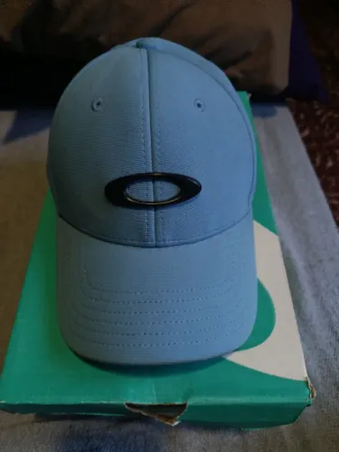 Boné Oakley Tican azul celeste 