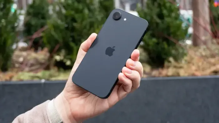 VENDO CELULAR IPHONE 16E NOVO 5 MESES DE USO 