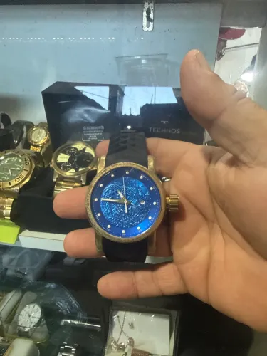 Relógio Invicta Masculino Dourado com Pulseira de Silicone