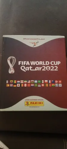 Vendo álbum da copa 2022