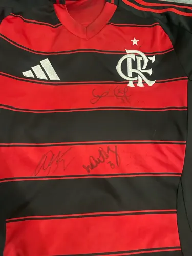 Camisa autografada